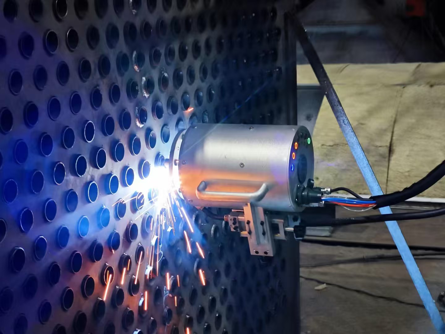 Tube-to-tubesheet automatic welding head in operation