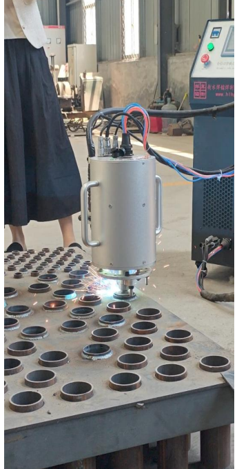 Automatic tube-to-tubesheet welding machine